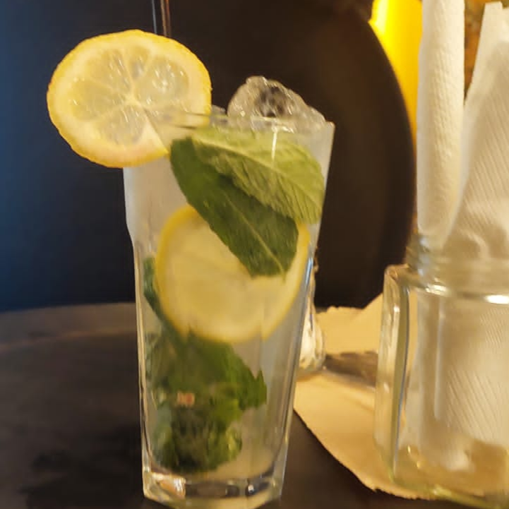 Limonada Amor Amarillo en vaso