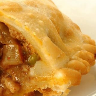 Empanada cortada a cuchillo.