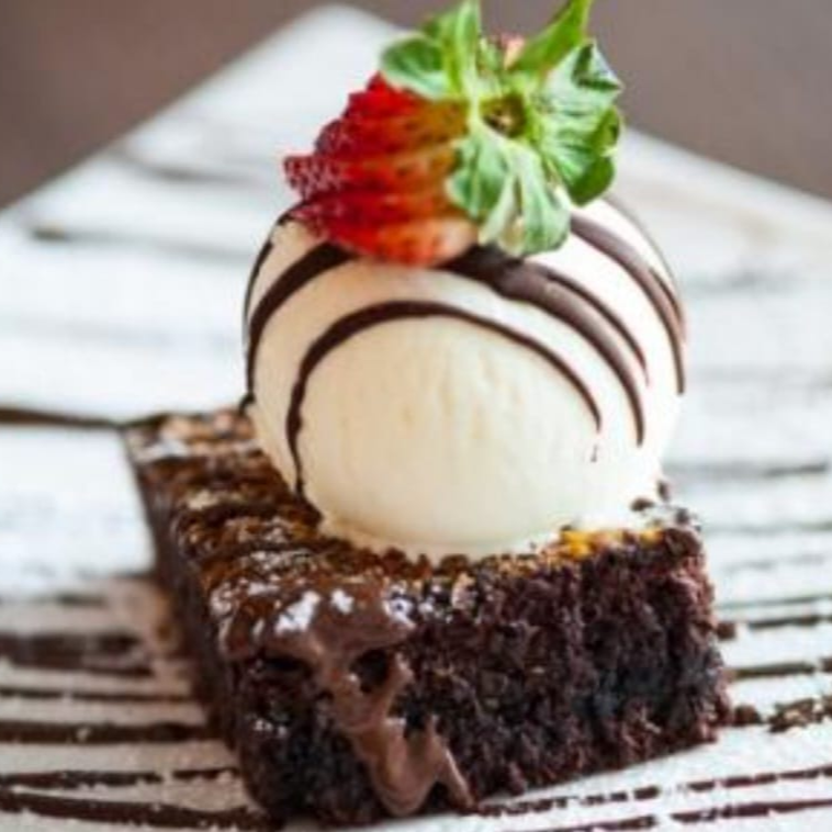 Brownie con helado.